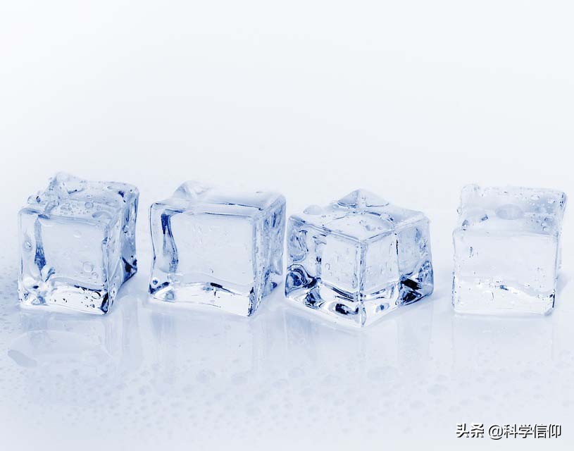买来的冰块像钻石，自己冻的一团白，怎样才能冻出晶莹剔透的冰？
