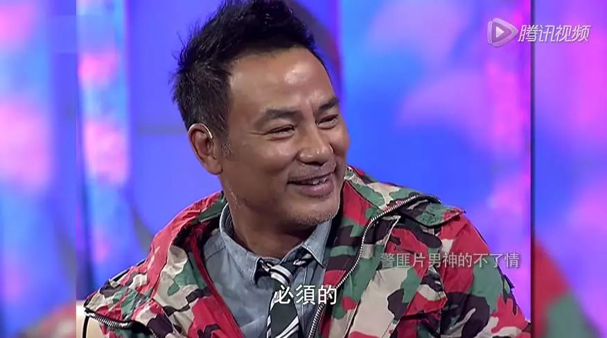 他是香港最低调的影帝，梳起飞机头他又是令人闻风丧胆的江湖大佬