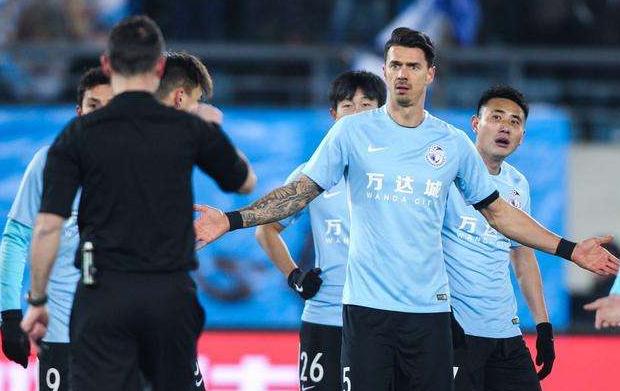 大连人冲超功勋外援,贝尼特斯要离开大连人俱乐部吗