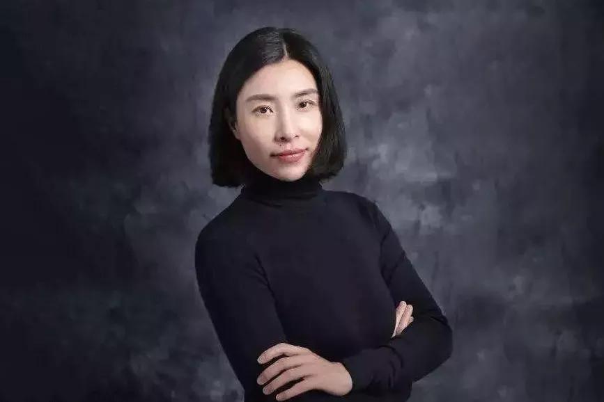 她17岁跑腿创业,带出一个帮派统治了中国快递业的大半个江山