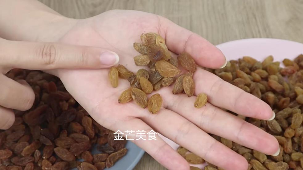 硫磺熏的葡萄干与正常葡萄干图片,硫磺葡萄干的特征