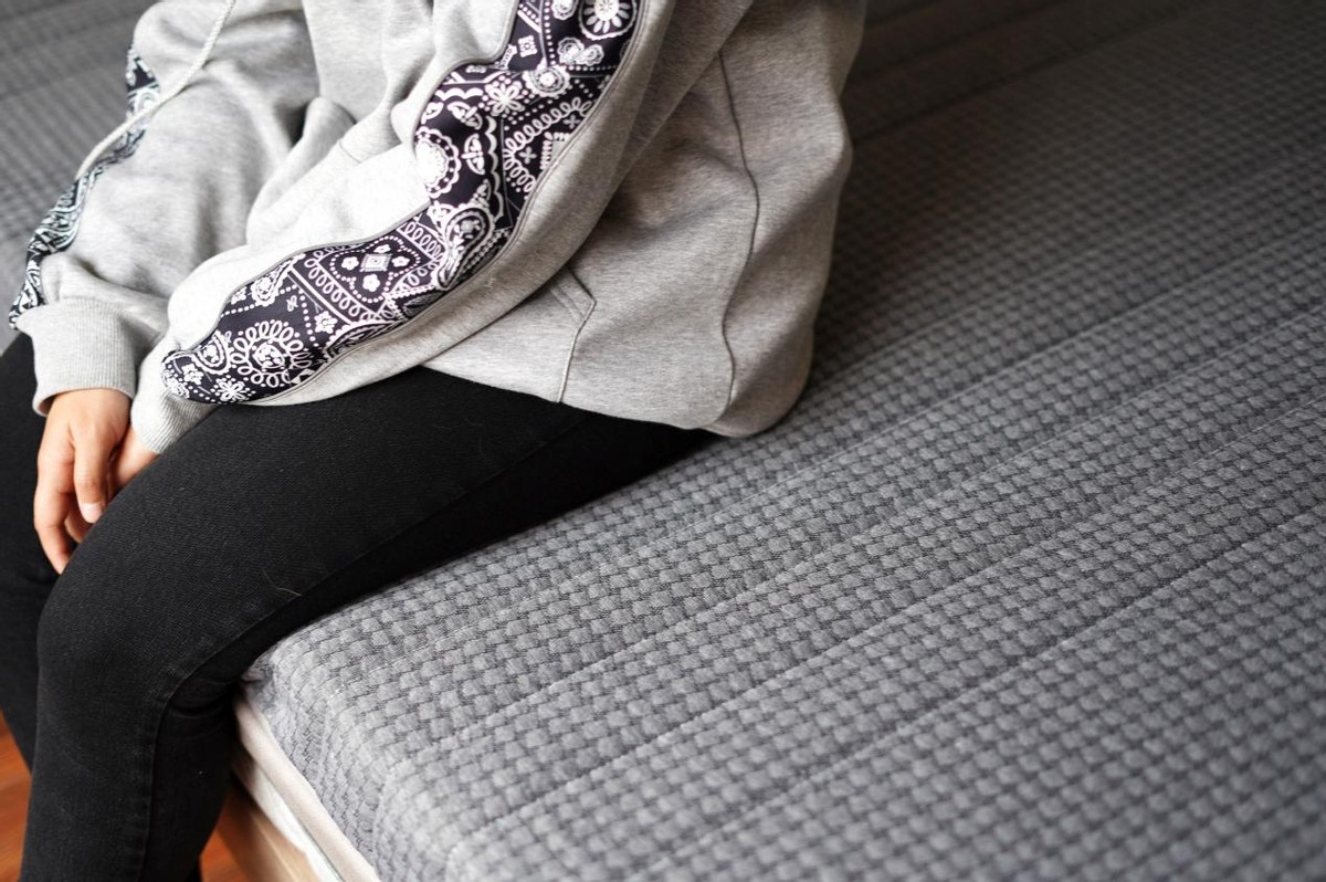 米粉亲自来验货售价两千多的8H金刚护脊乳胶床垫到底值不值