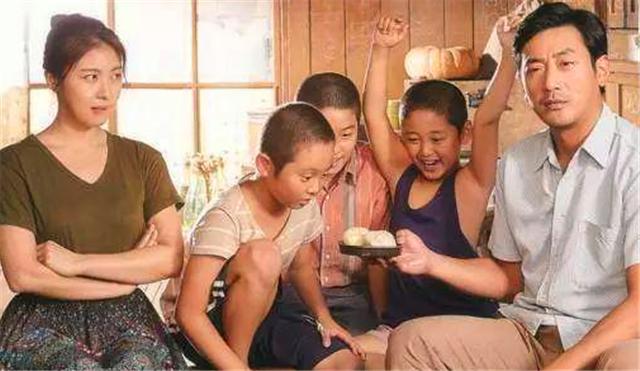 许三观卖血记的深度解析1分钟,活着和许三观卖血记的深度解析