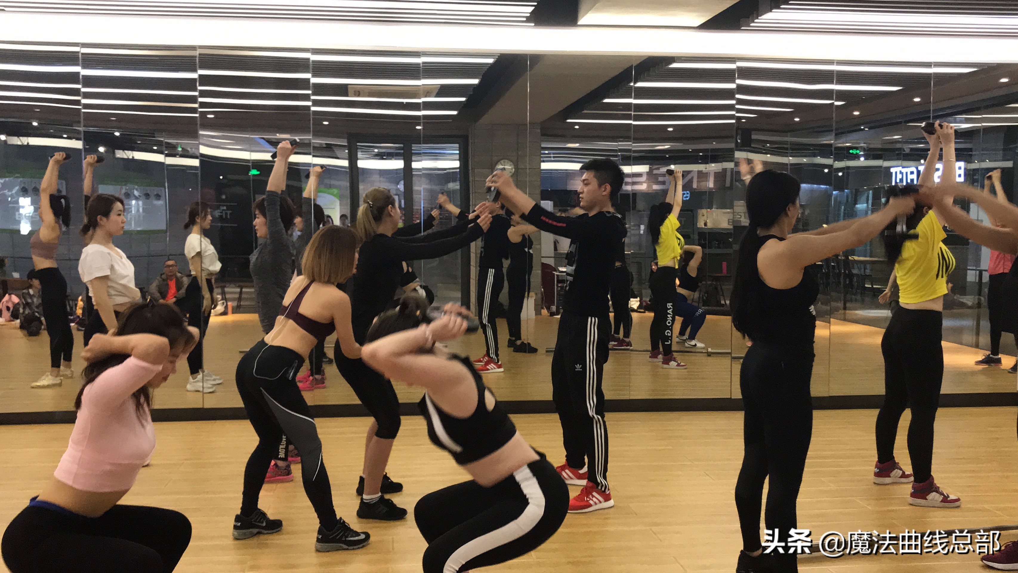 练瑜伽好还是跳郑多燕减肥操有用,郑多燕曲线伸展操完整版