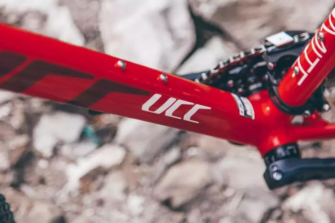 骑上马做自己的骑士,骑上最帅的车做最靓的仔