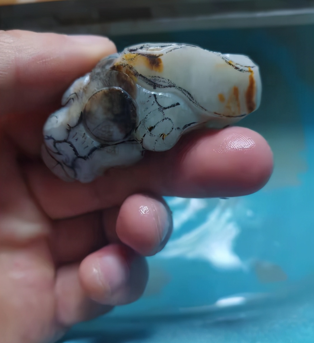 收编和田玉吧，天青色的烟雨，邂逅在梅雨时。吧主原创