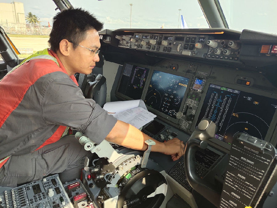 扎根一线，为航班保驾护航—记“海技工匠”陈翠华