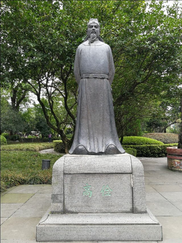 拼车去*藏西**，看功夫熊猫都江堰，导游带进购物店，让躺在床上体验