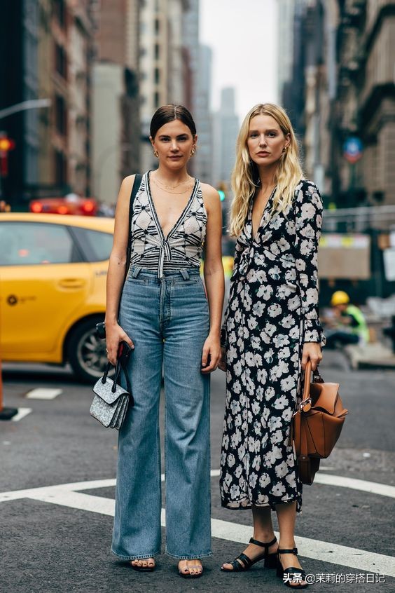 复古蓝高腰牛仔阔腿裤搭配,巨显瘦牛仔阔腿裤