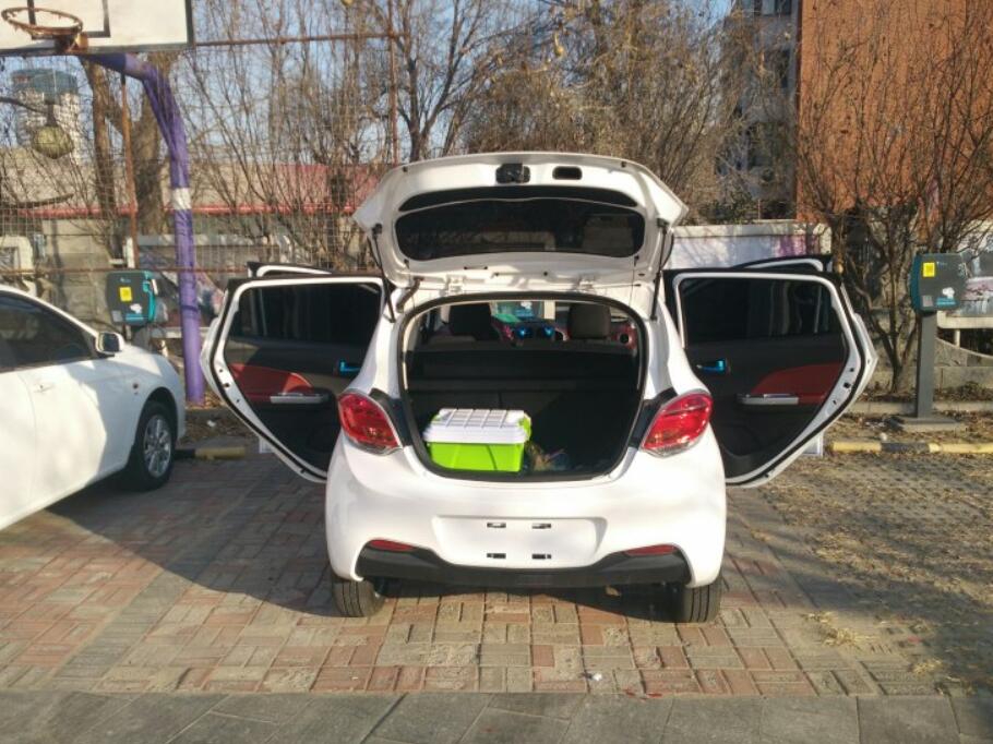 三年的纯电汽车为什么不给续保,汽车3年突然没电了正常吗