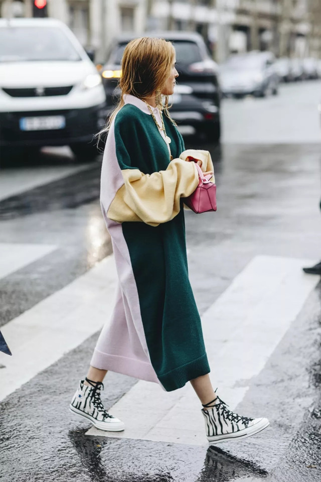 帆布鞋真的百搭吗,帆布鞋百搭又好看可是容易脏