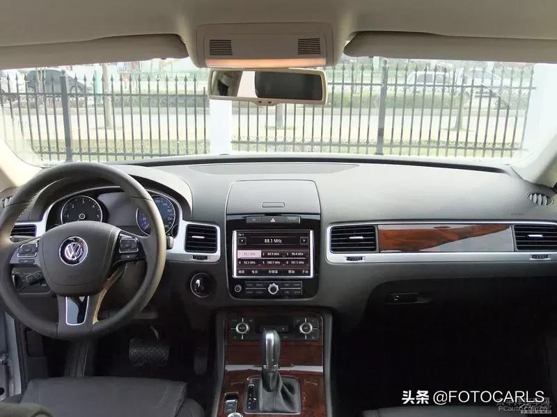 大众途锐老款新款比较,大众途锐老款和新款差别