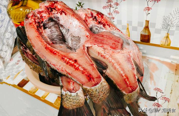 腌腊鱼洗好还是不洗好,腌腊鱼要洗干净吗