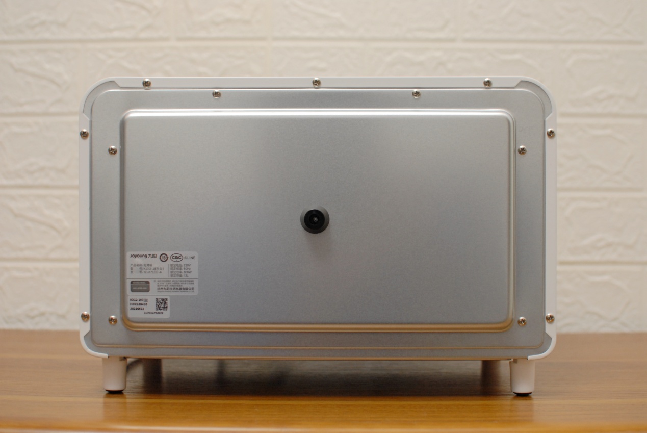 和可妮兔一起做烘焙，让生活多点小可爱：九阳LINEFRIENDS小烤箱