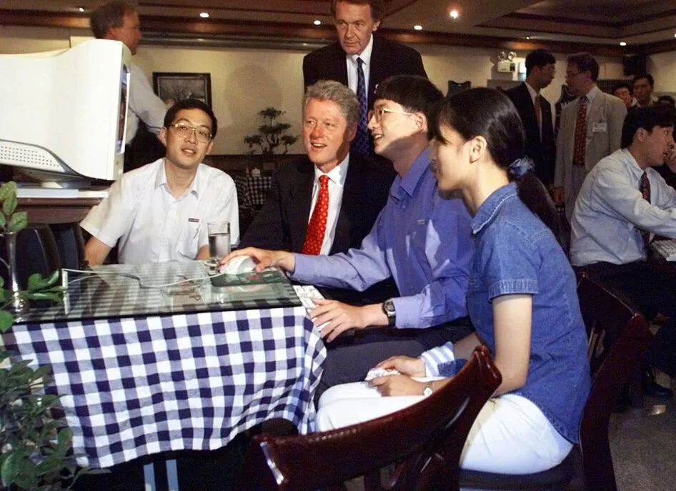 十年,QQ空间从男默女泪变成了时代眼泪