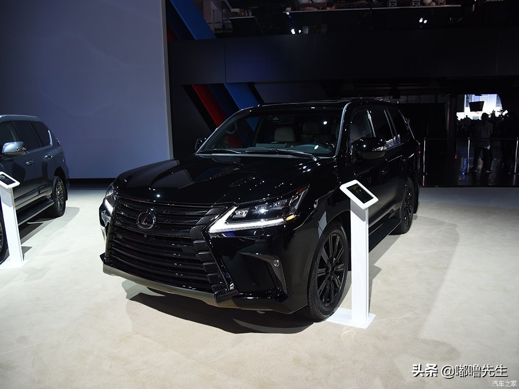 军绿色雷克萨斯lx570最顶配,雷克萨斯lx570坦克掉头沙漠