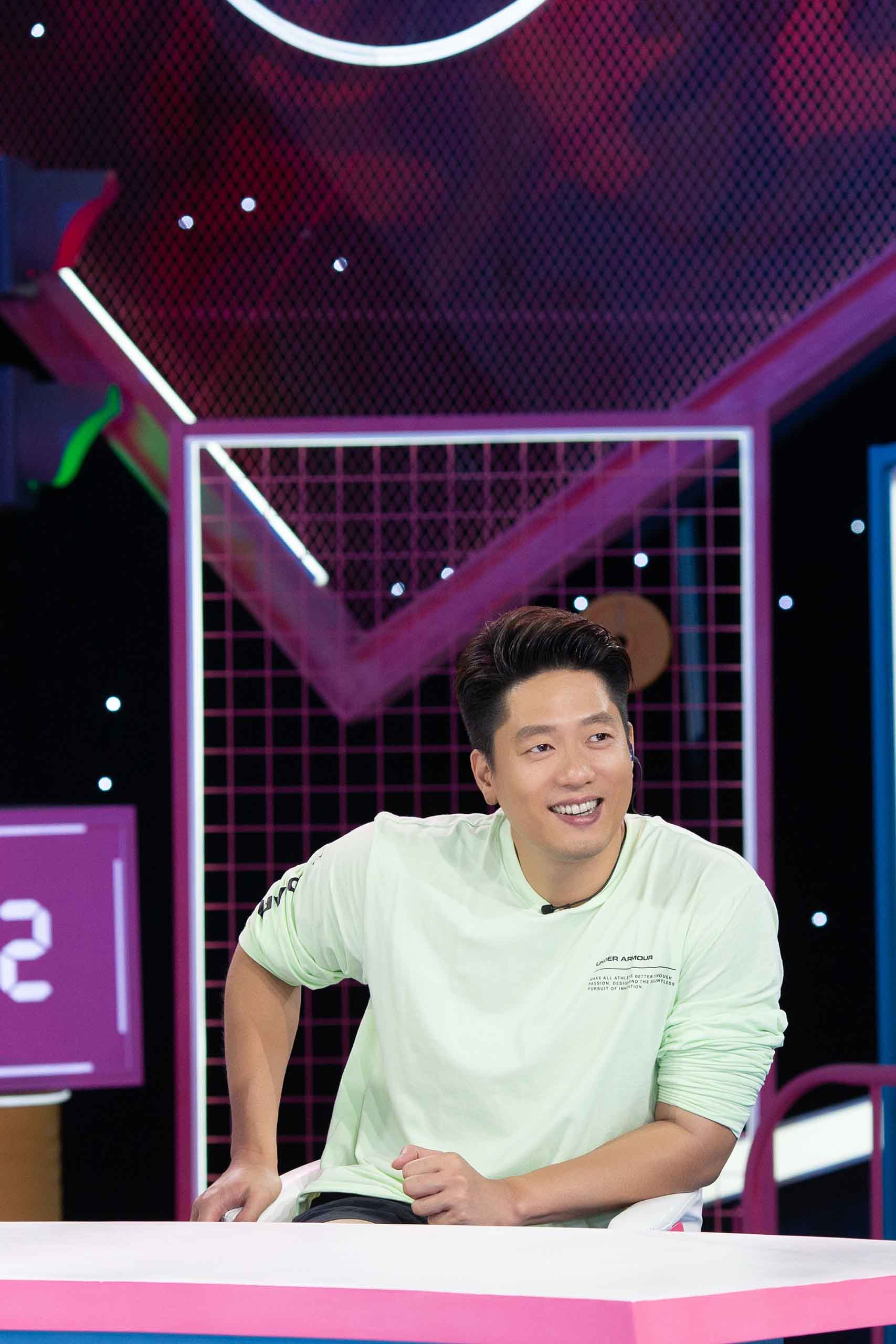 凌潇肃综艺开启吃播模式狂吃冰棍引发网友爆笑