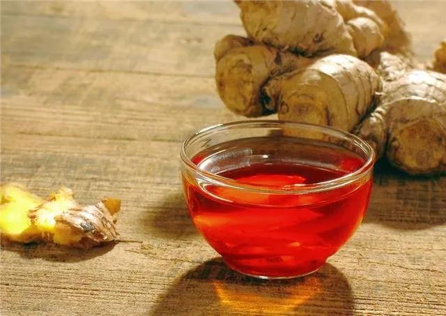 茶叶红糖生姜熬水喝了有什么效果,茶叶生姜红糖茶有什么作用与功效