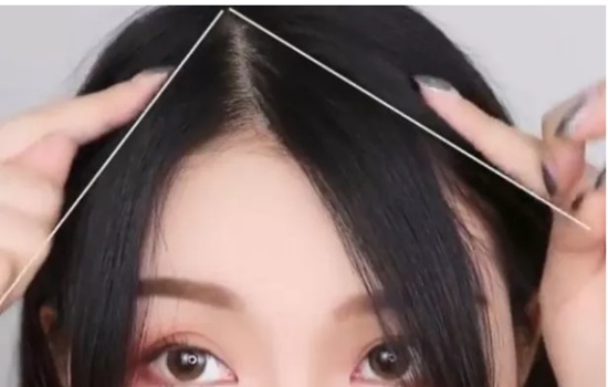 如何把八字刘海吹成有弧度的,八字刘海怎么吹不会弯