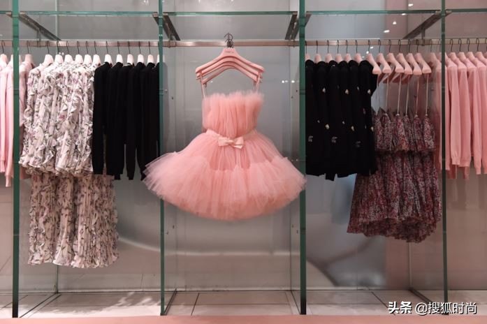 李宇春、杨幂同款仙女裙，千元就能拿下