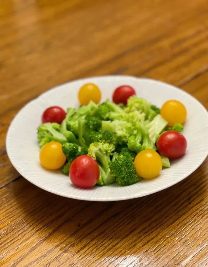 文怡姐家的“同款菜单”来喽！一睹男生宿舍的吃播现场