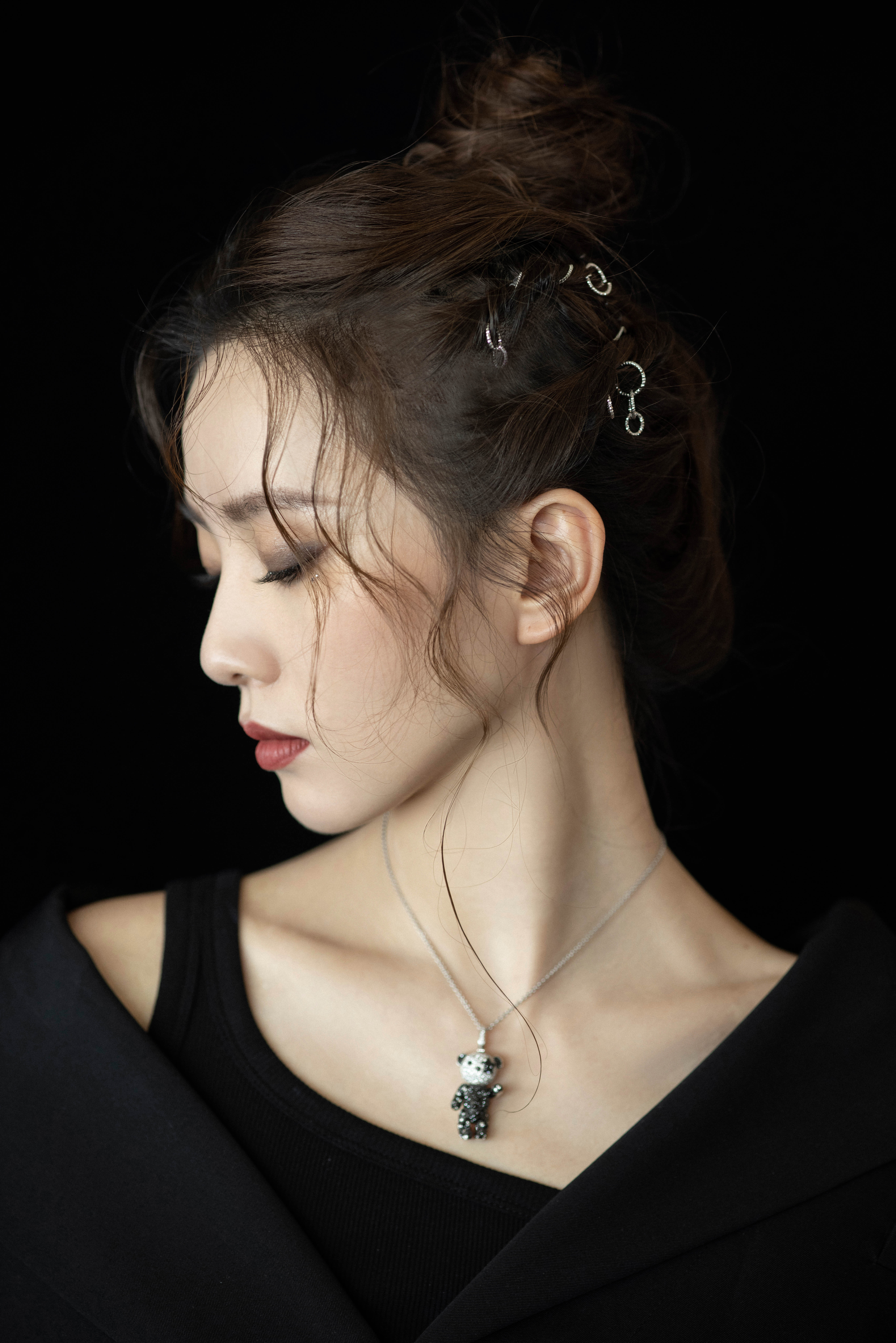 潮酷又显瘦的all black穿搭:刘诗诗景甜优雅,王子文欧阳娜娜酷美