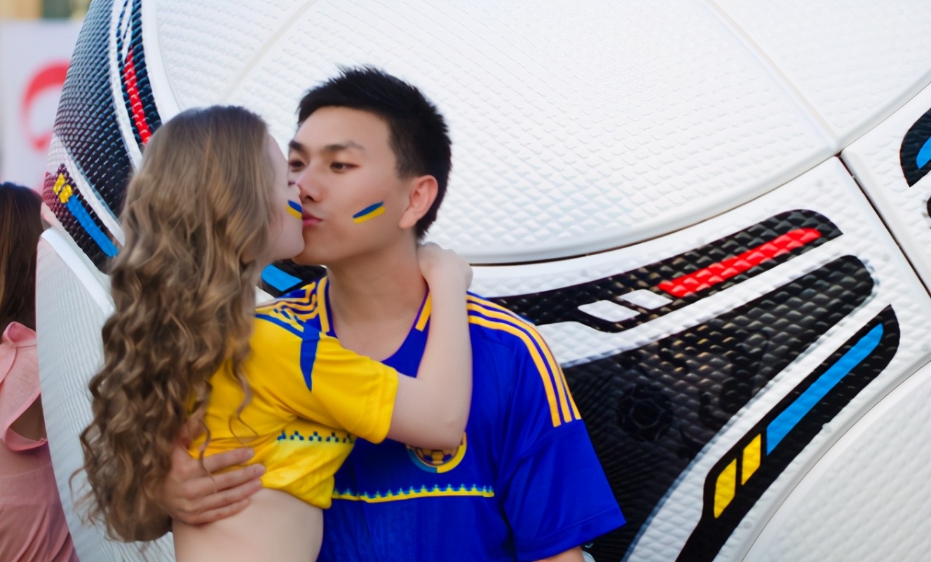 河北小伙高考状元现状,高考242分小伙