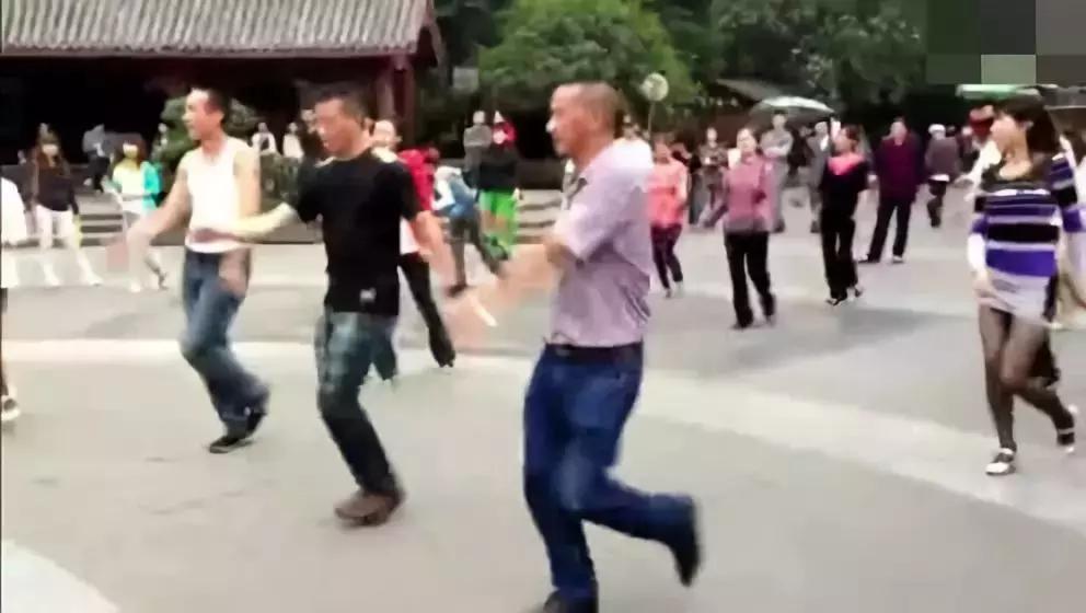 2019年奇葩的沙雕新闻都有哪些,2018年外国奇葩沙雕新闻