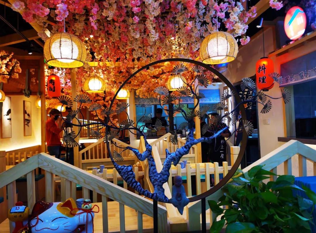 外卖人均80元，最高9000单／月，它4年开43家直营店