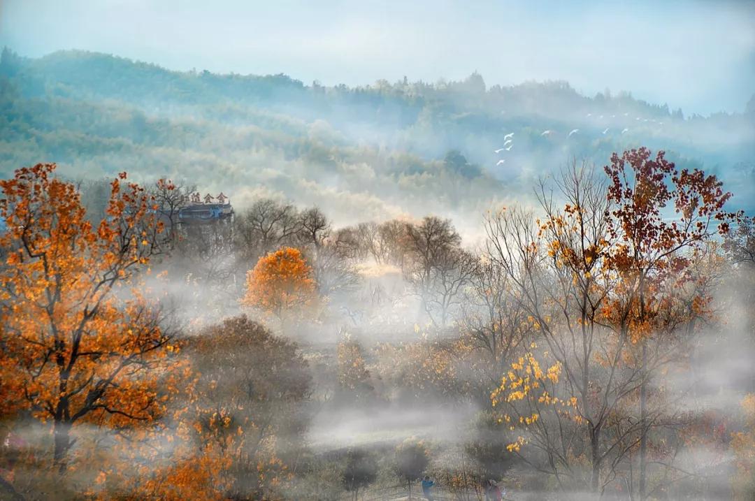 袅袅炊烟升起诗情画意,山间炊烟袅袅诗词