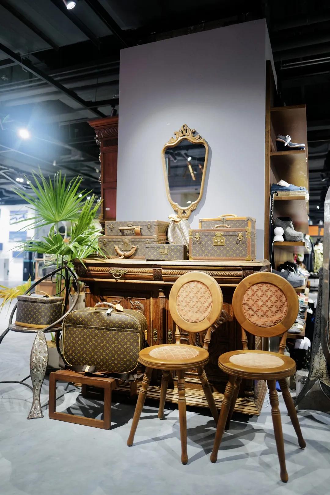 别争了,这条马路才是魔都内卷之王