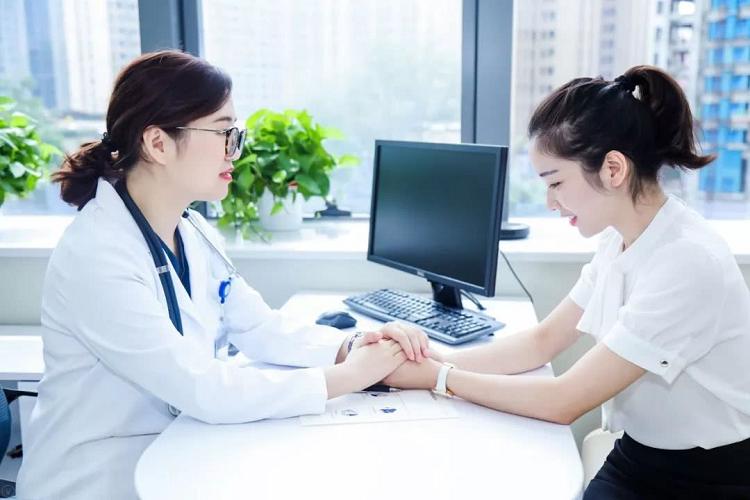 中老年人,想要远离脑血栓,却把三七当茶喝,这种认知会有损健康