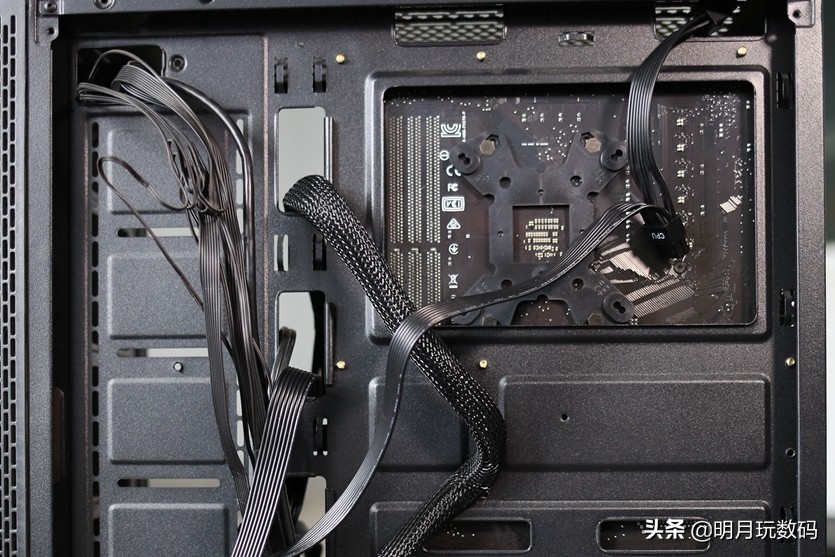 电脑无故重启是固态硬盘坏了吗,电脑无故重启是硬盘坏了么