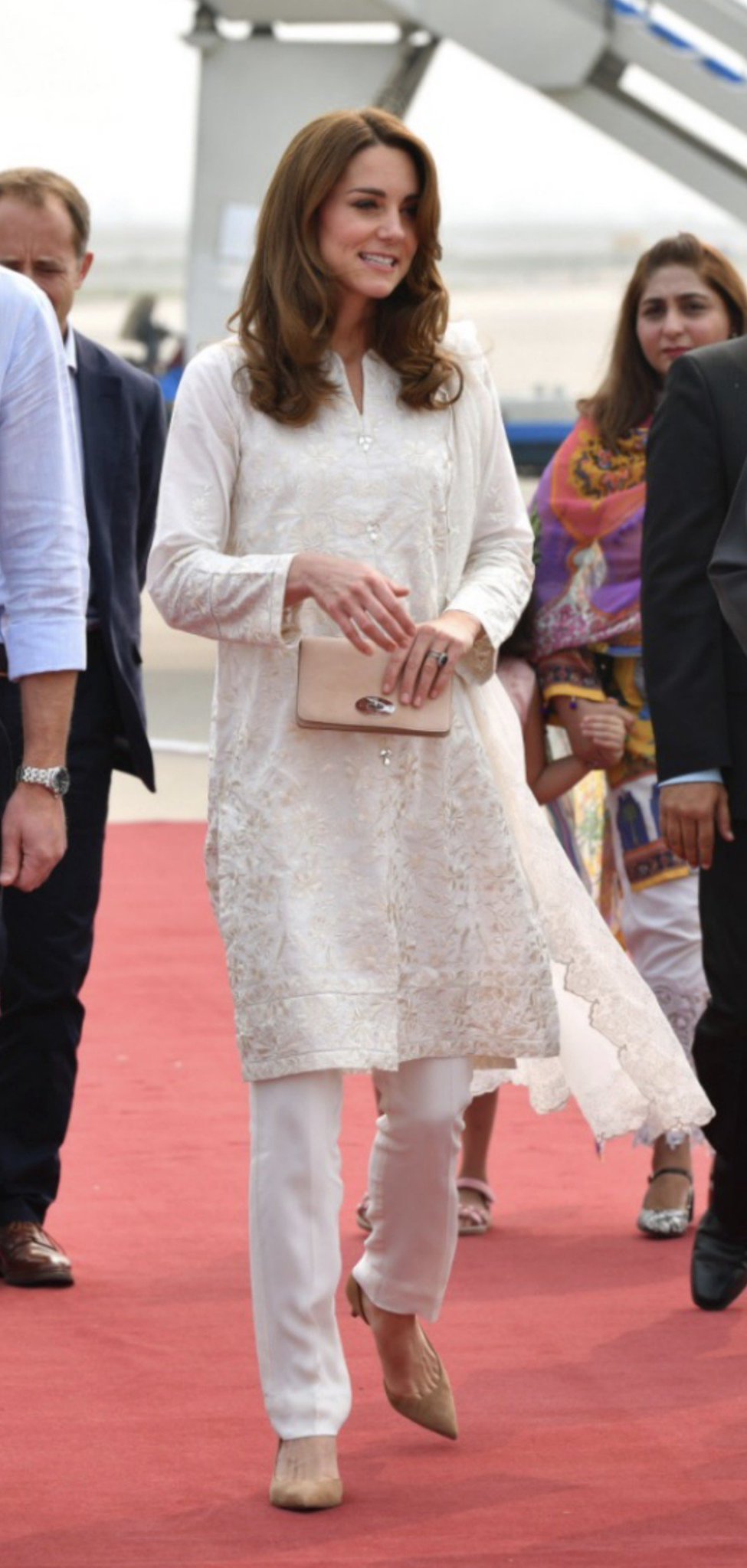 威廉凯特穿礼服,威廉夫妇庆访巴西