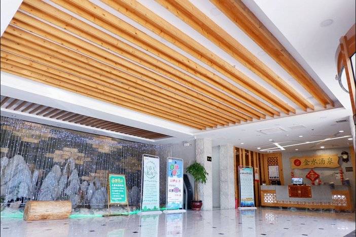 青岛-金水汤泉不到20元享浴资通票，多种泡汤桑拿休闲儿童乐园