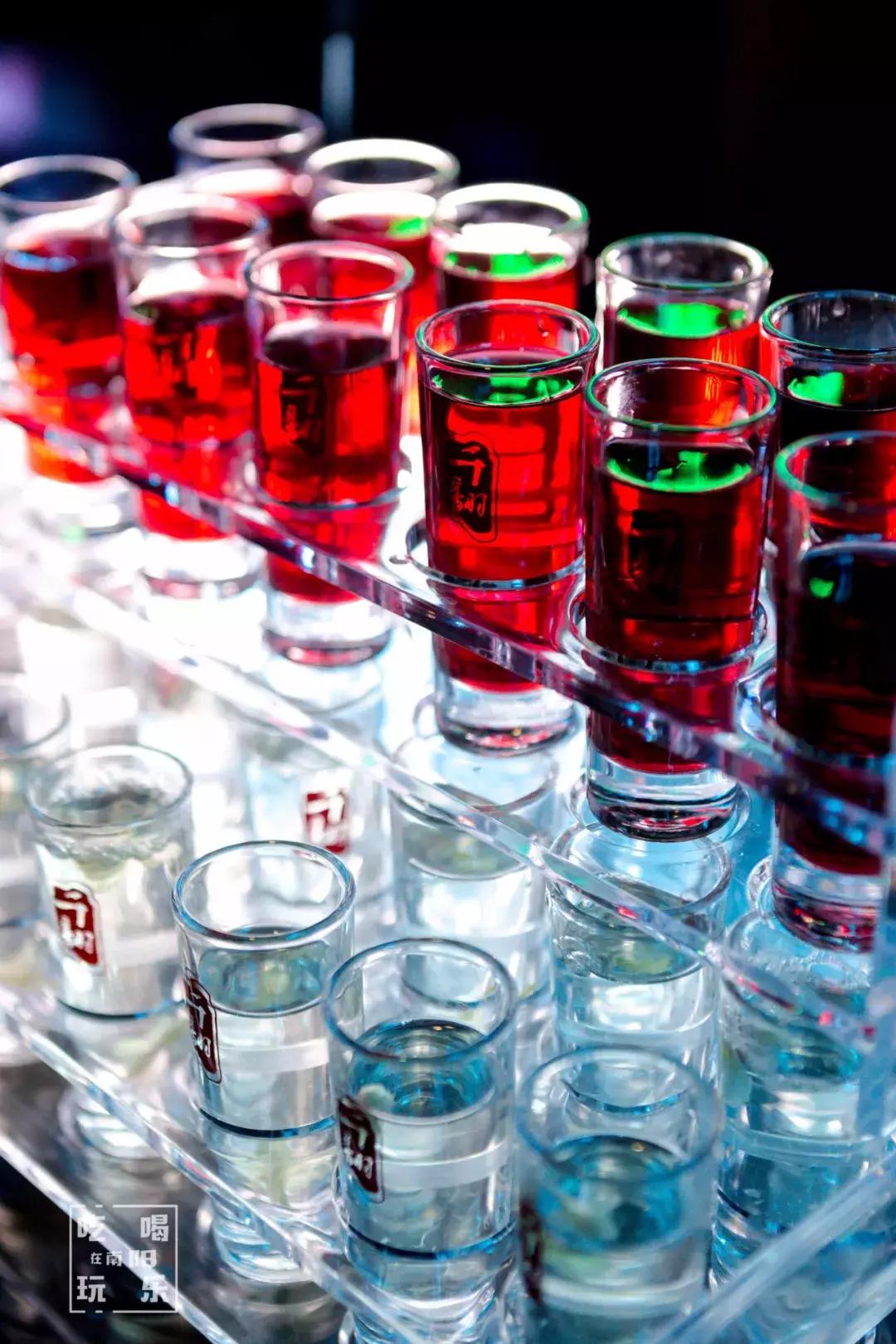 藏身南阳小区边斗酒场,1%的人能找到!茶奥利奥冰激凌吃了都醉?