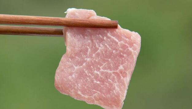 他因一句话改行进荒山，凭它一年卖出5000万.