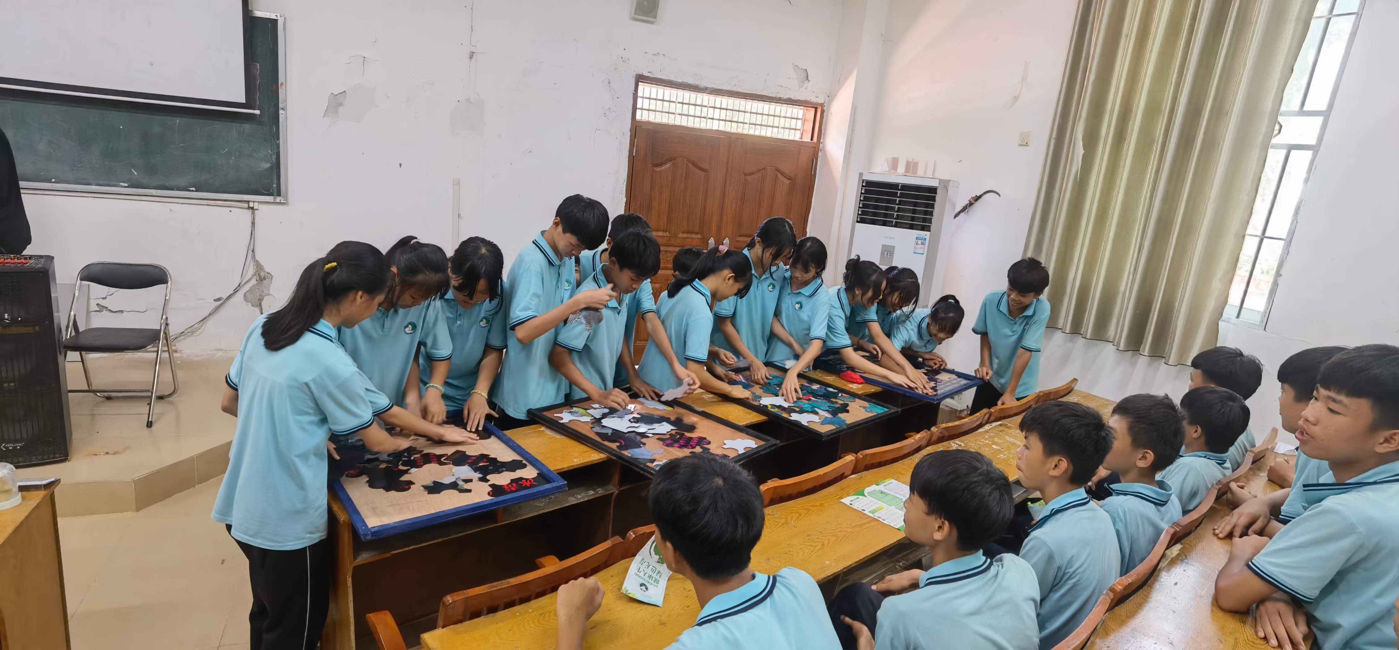 禁毒宣传进校园护航童年助成长,禁毒校园行活动简讯