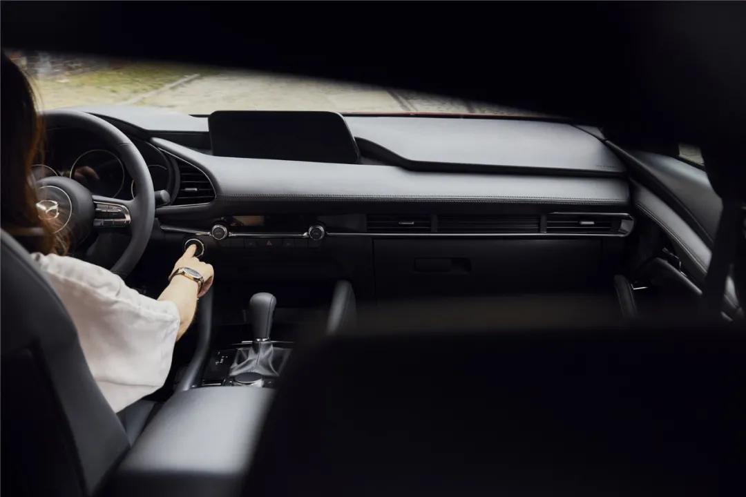 马自达cx30与昂克赛拉如何选择,次世代马自达3昂克赛拉全方位