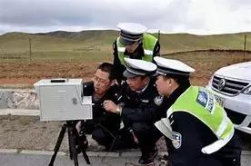 拍照测速是怎么判断超速的,摄像头可以测超速的吗