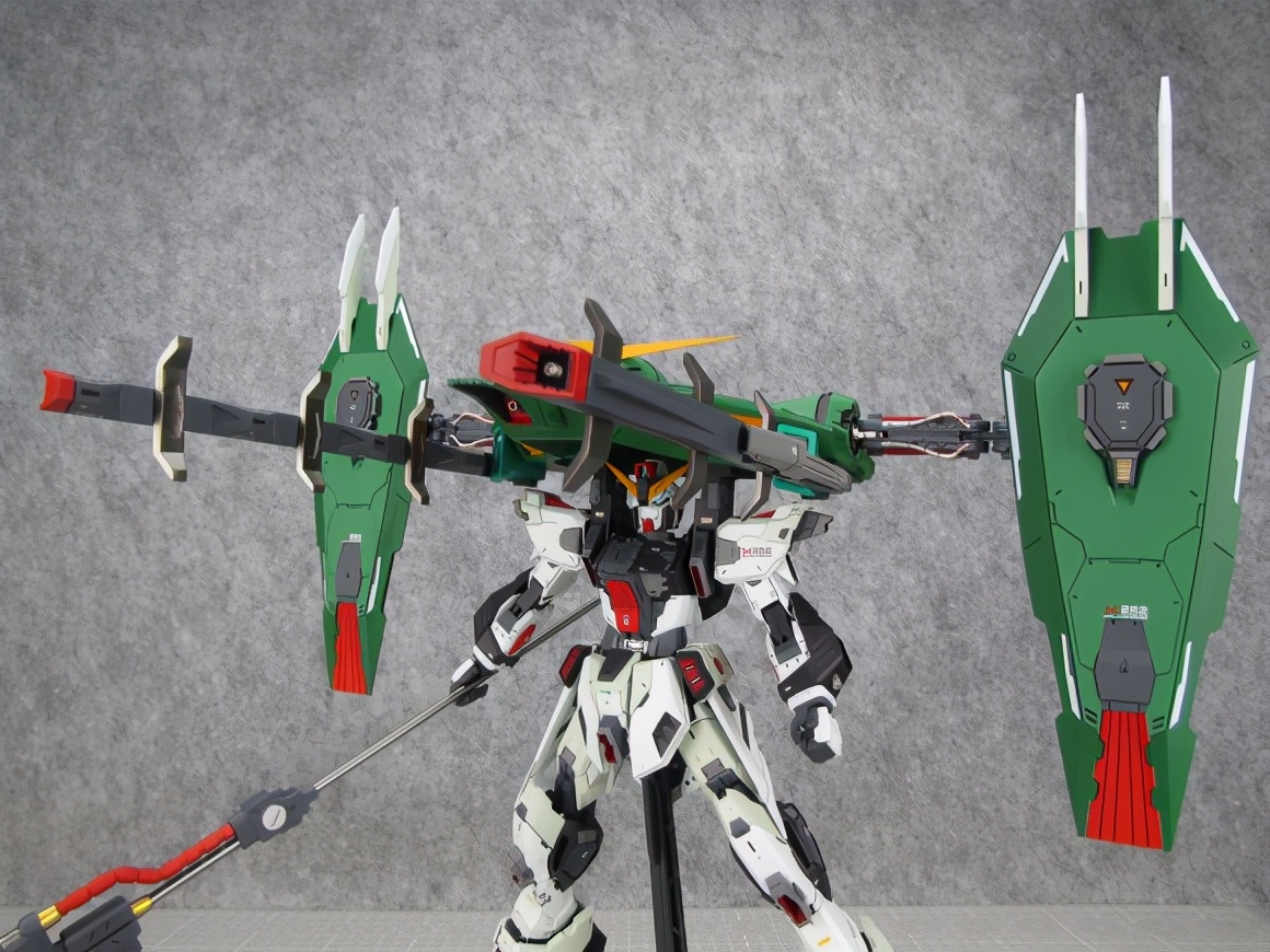 高达三小强完整视频,三小强和高达