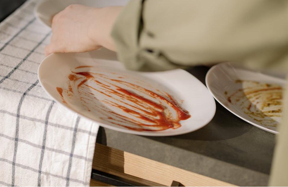 为了不洗碗能做出多离谱的事情,当代年轻人不想洗碗