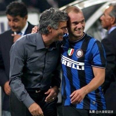 罗本斯内德范佩西亨特拉尔,罗本荷兰三棍