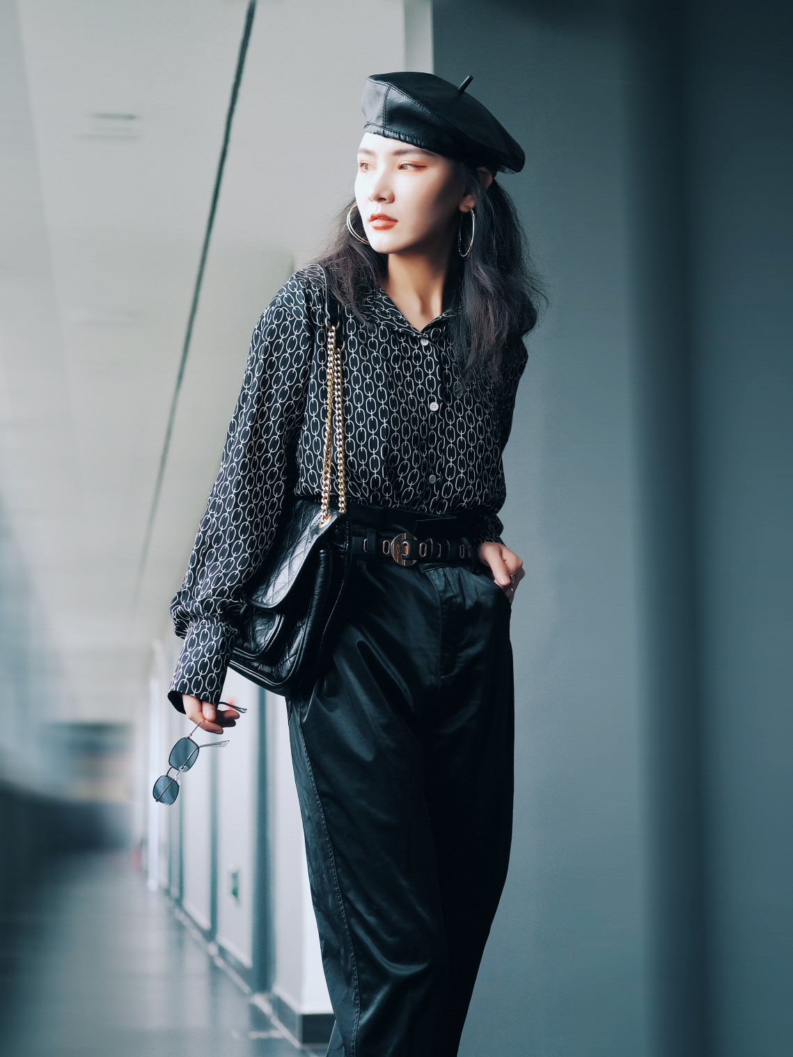 穿皮裤搭配什么上衣好看,皮裤搭配什么上衣才好看