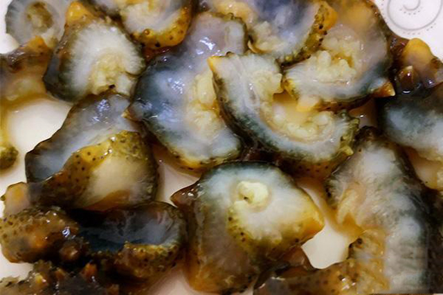 海边有些老渔民说新鲜的海参遇到油会化掉，是真的吗？附海参做法