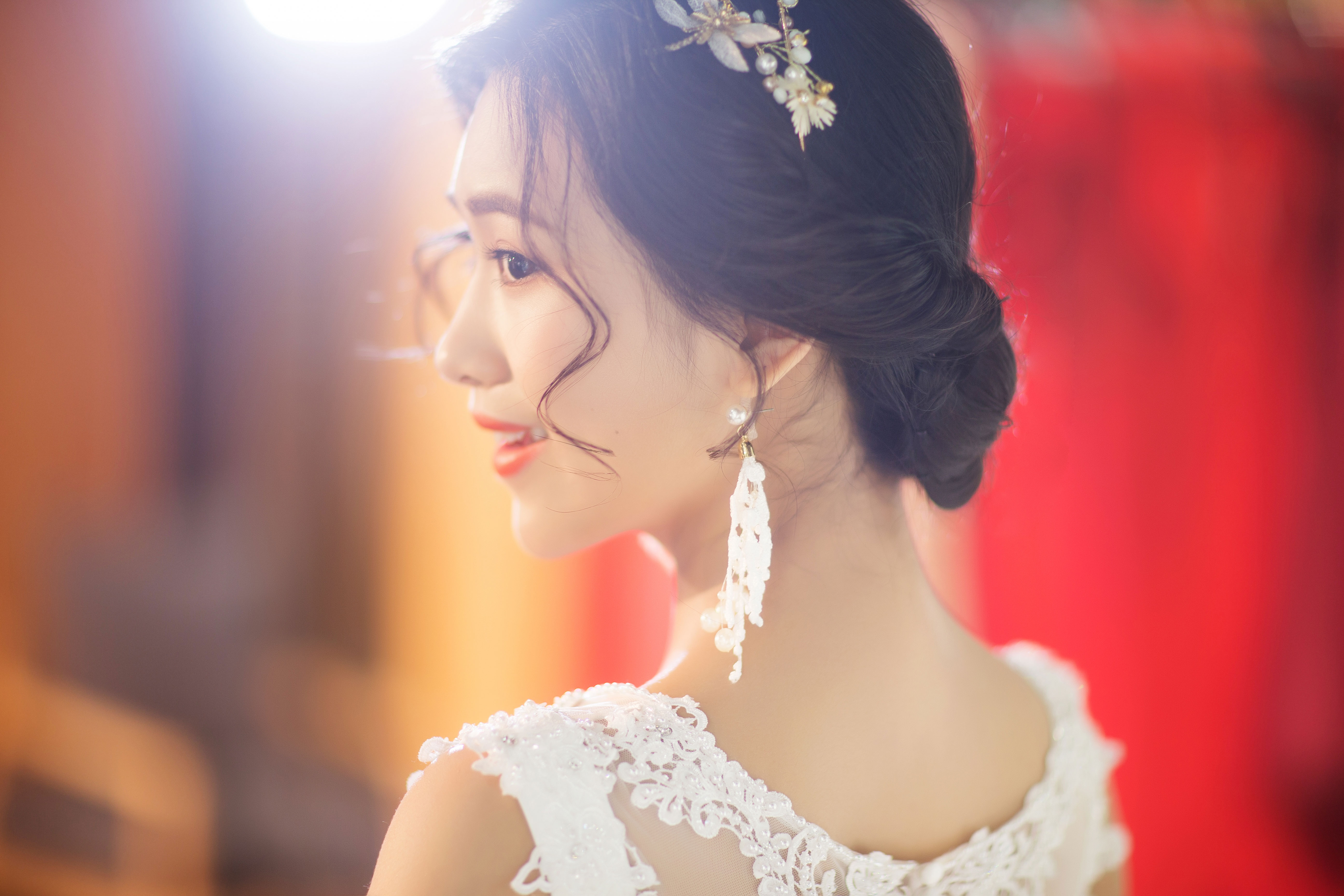 腮帮子大的方脸适合什么新娘发型,白色婚纱方脸适合什么发型