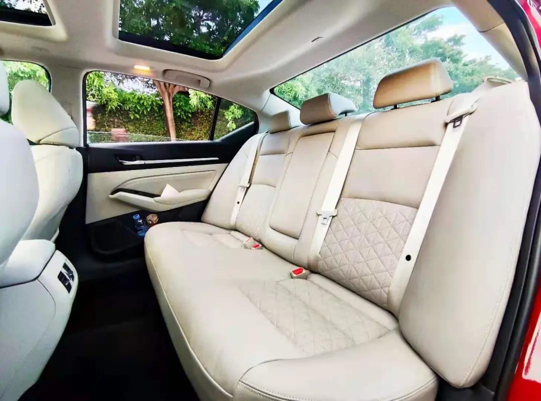 移动大沙发日产天籁,移动大沙发日产天籁2.0舒适版