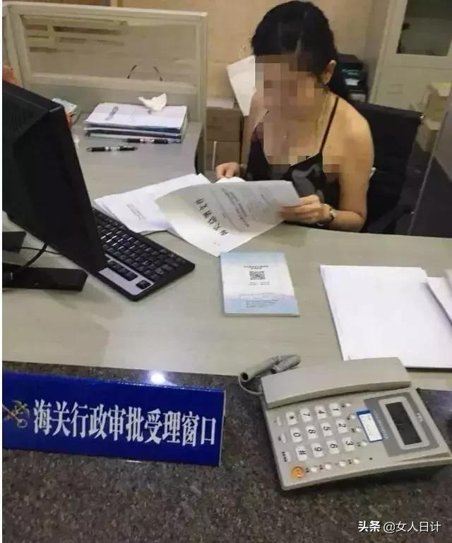 看你没见过世面的样子搞笑图,看你脸就知道你没见过世面