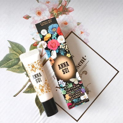 为什么你涂的口红总是沾杯掉色呢,涂口红怕沾杯这里教你个小技巧