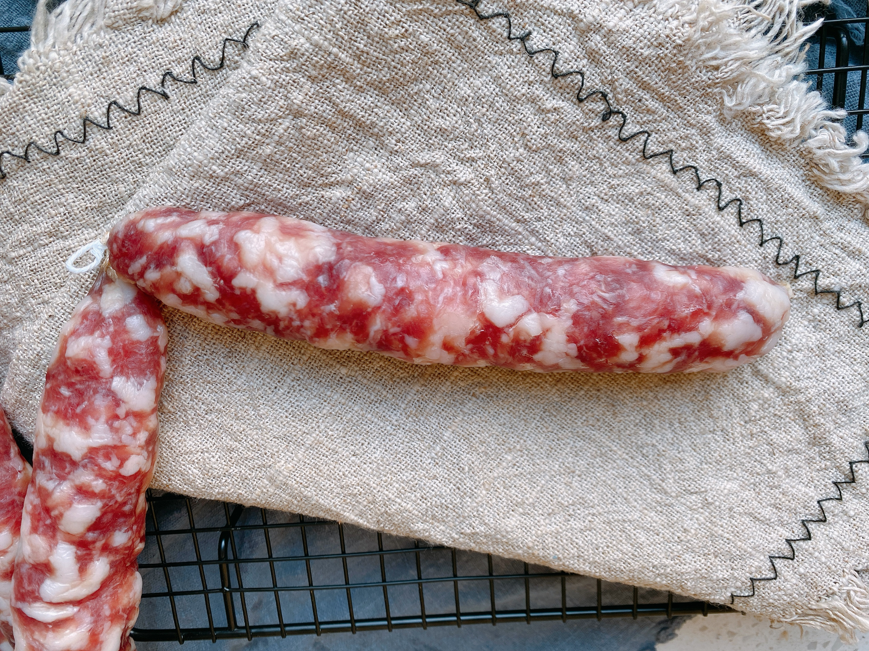 灌香肠制作方法和配方,灌香肠的做法10斤肉用多少盐